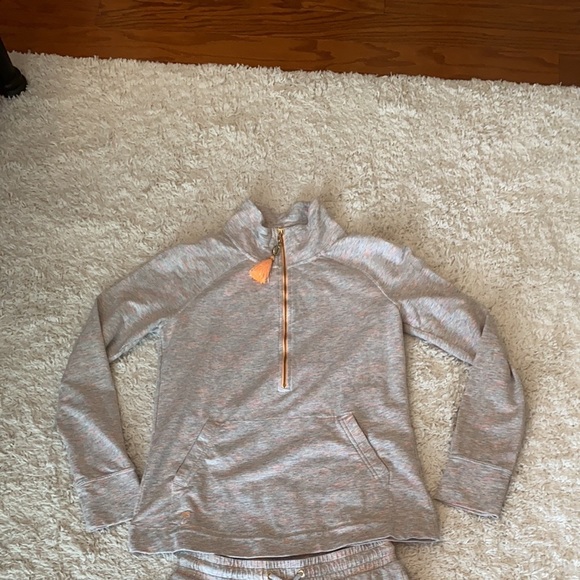 Lilly Pulitzer Pullover 1/4 zip Sweatshirt - Picture 2 of 12
